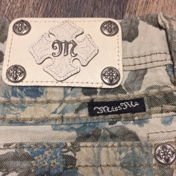 Miss me khaki peony cargo shorts - Picture 3 of 7